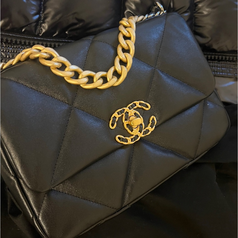 Chanel 19 classic black with gold chain